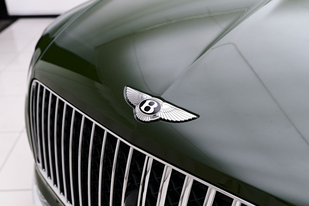 2023 Bentley Bentayga EWB