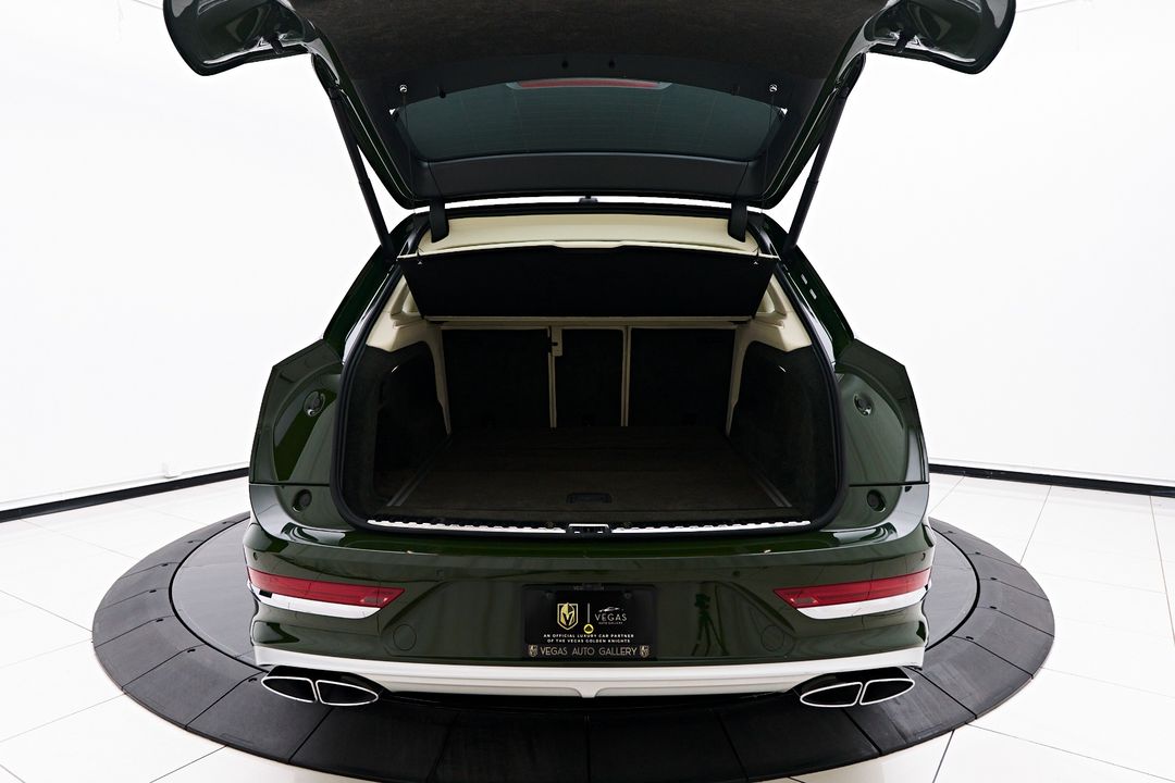 2023 Bentley Bentayga EWB