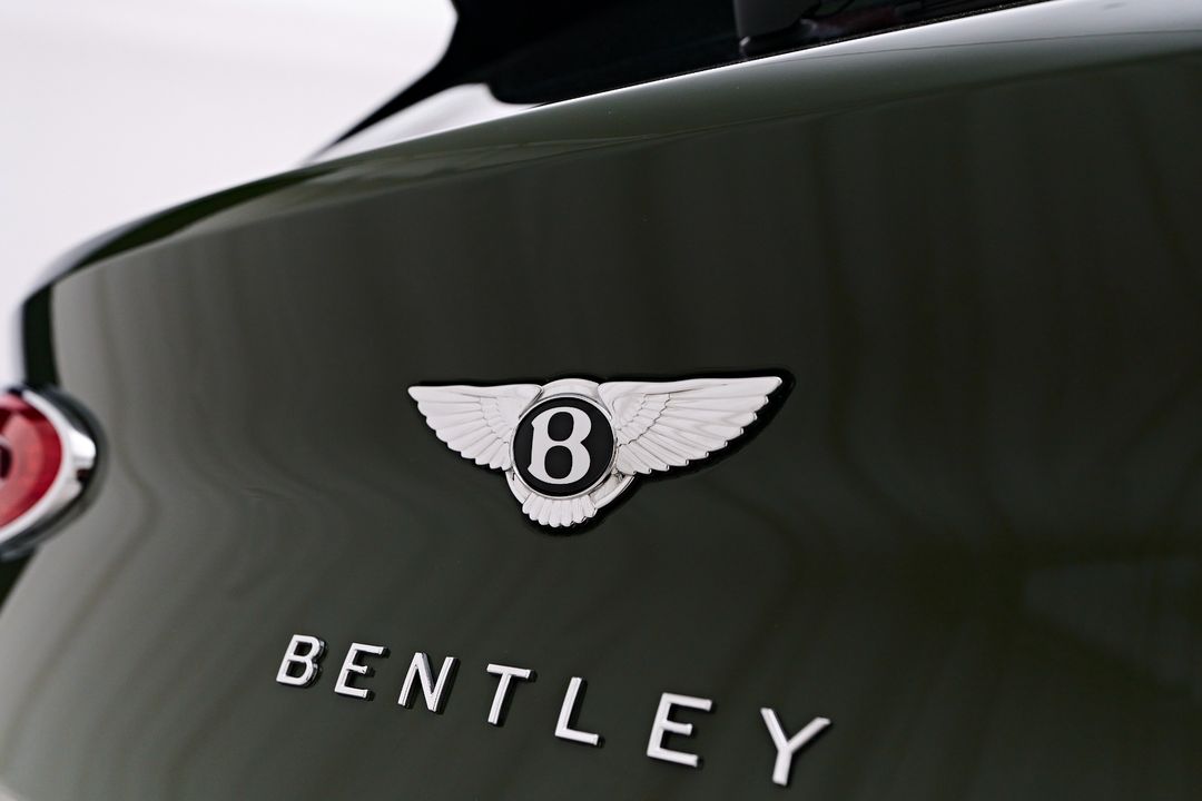 2023 Bentley Bentayga EWB