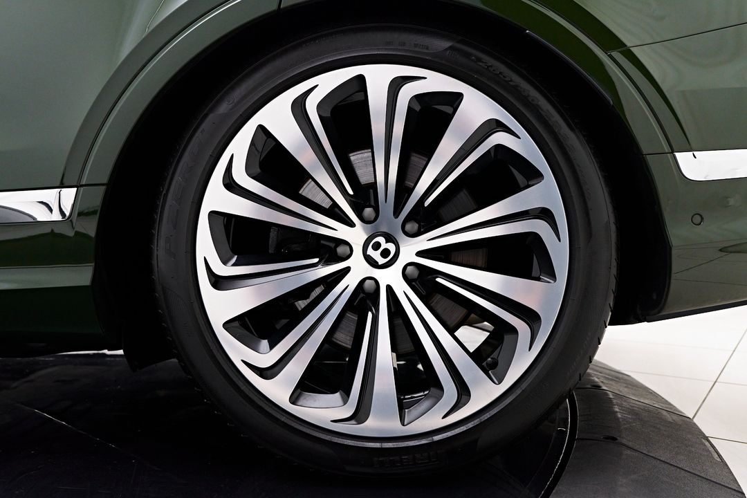 2023 Bentley Bentayga EWB