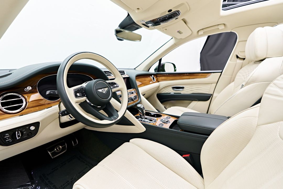 2023 Bentley Bentayga EWB