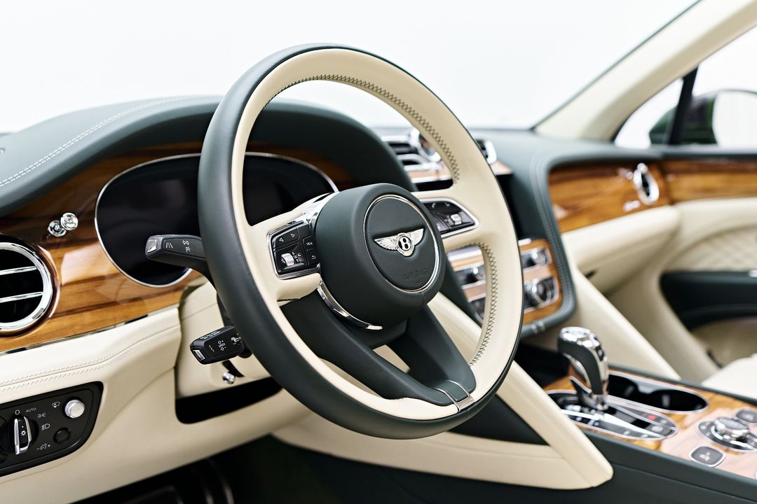 2023 Bentley Bentayga EWB
