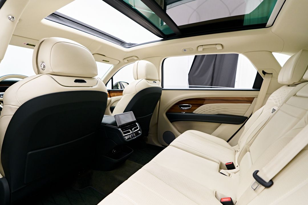 2023 Bentley Bentayga EWB