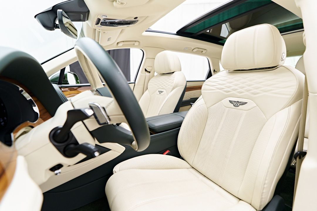 2023 Bentley Bentayga EWB