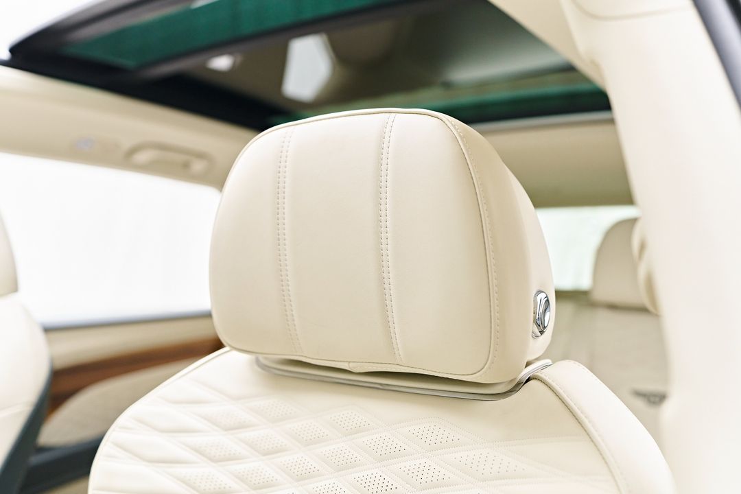 2023 Bentley Bentayga EWB