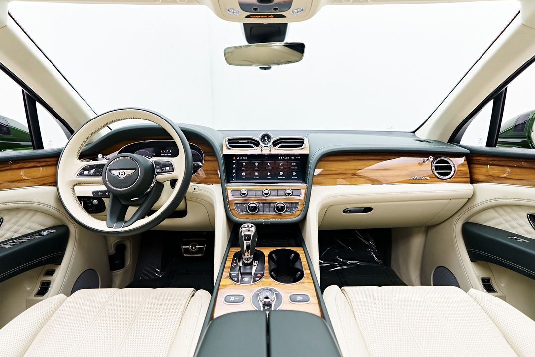 2023 Bentley Bentayga EWB