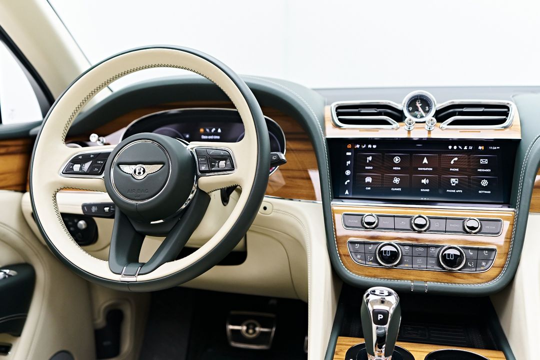 2023 Bentley Bentayga EWB