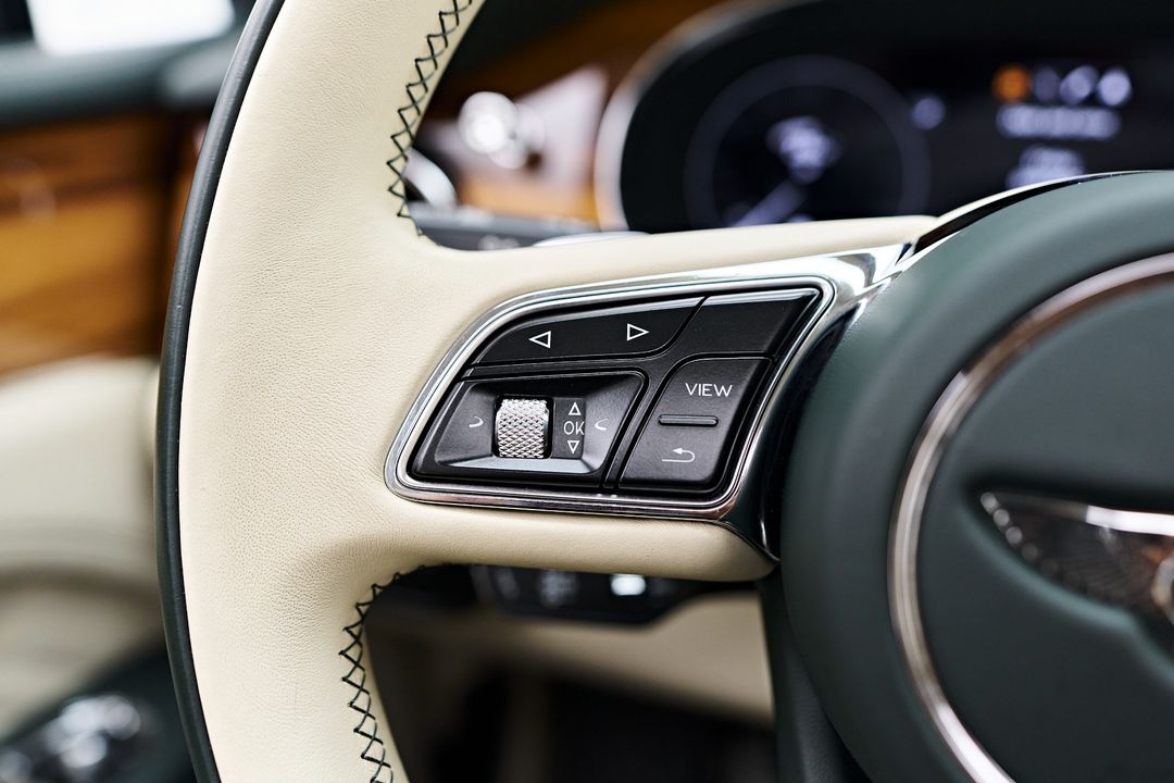 2023 Bentley Bentayga EWB