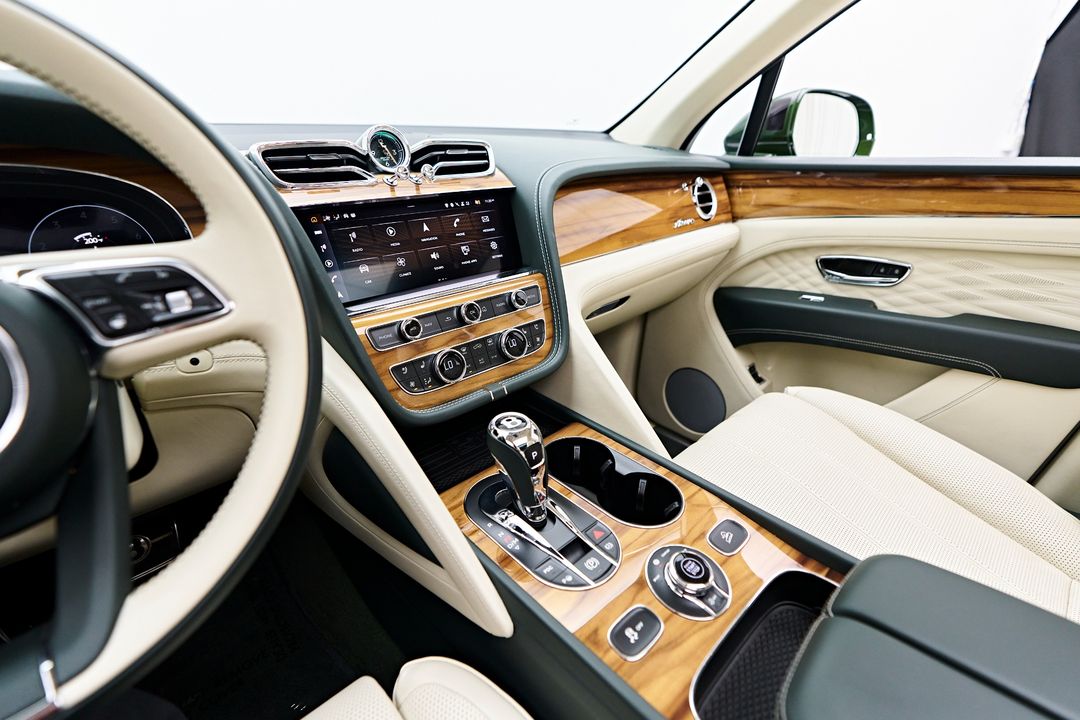 2023 Bentley Bentayga EWB