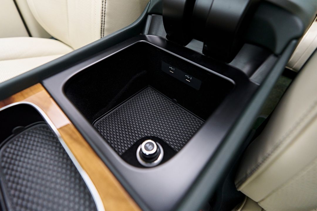 2023 Bentley Bentayga EWB