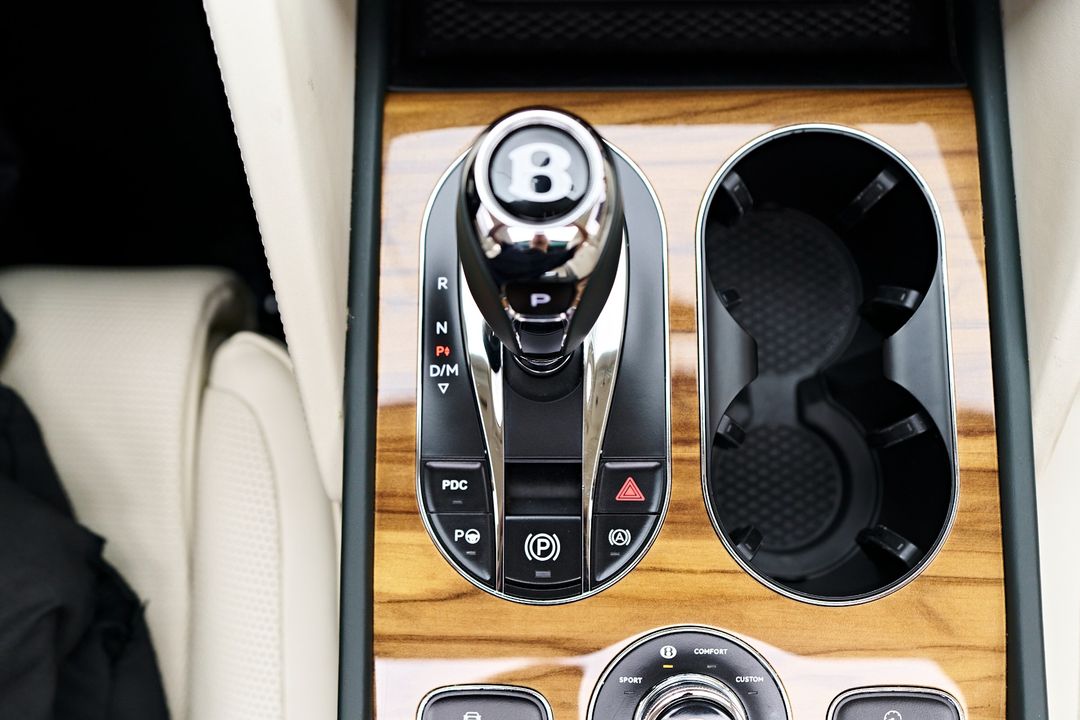 2023 Bentley Bentayga EWB