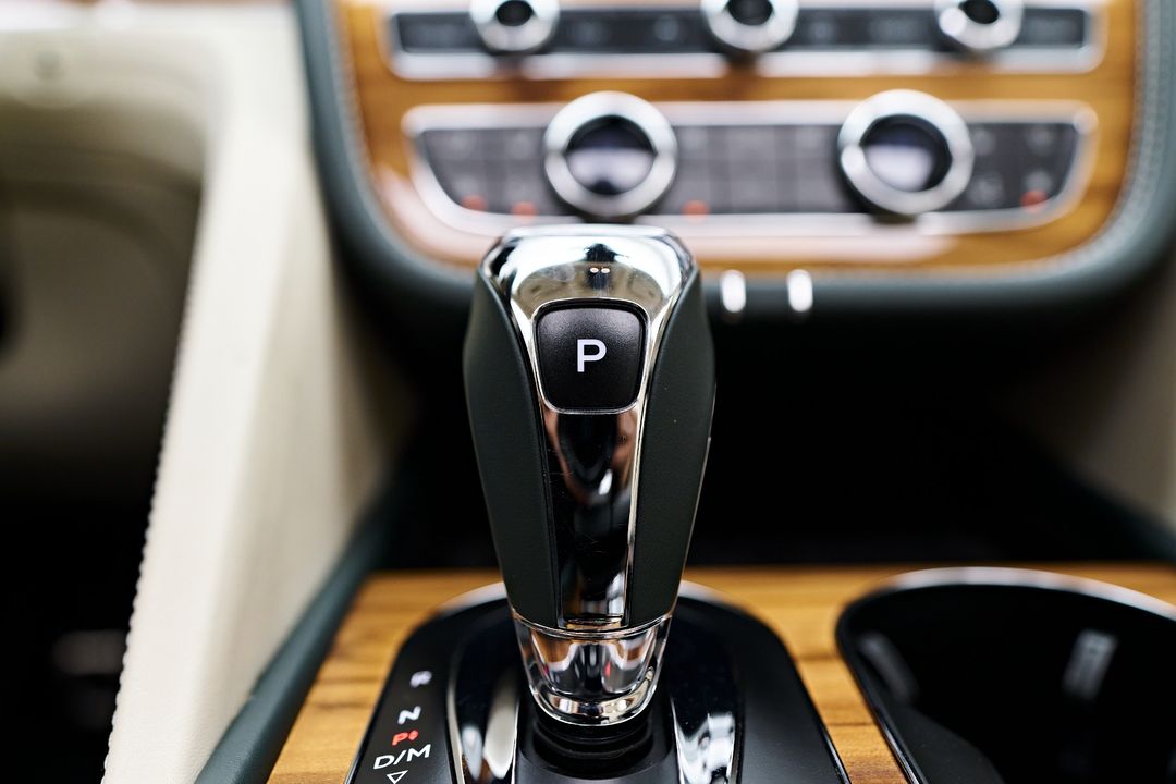 2023 Bentley Bentayga EWB