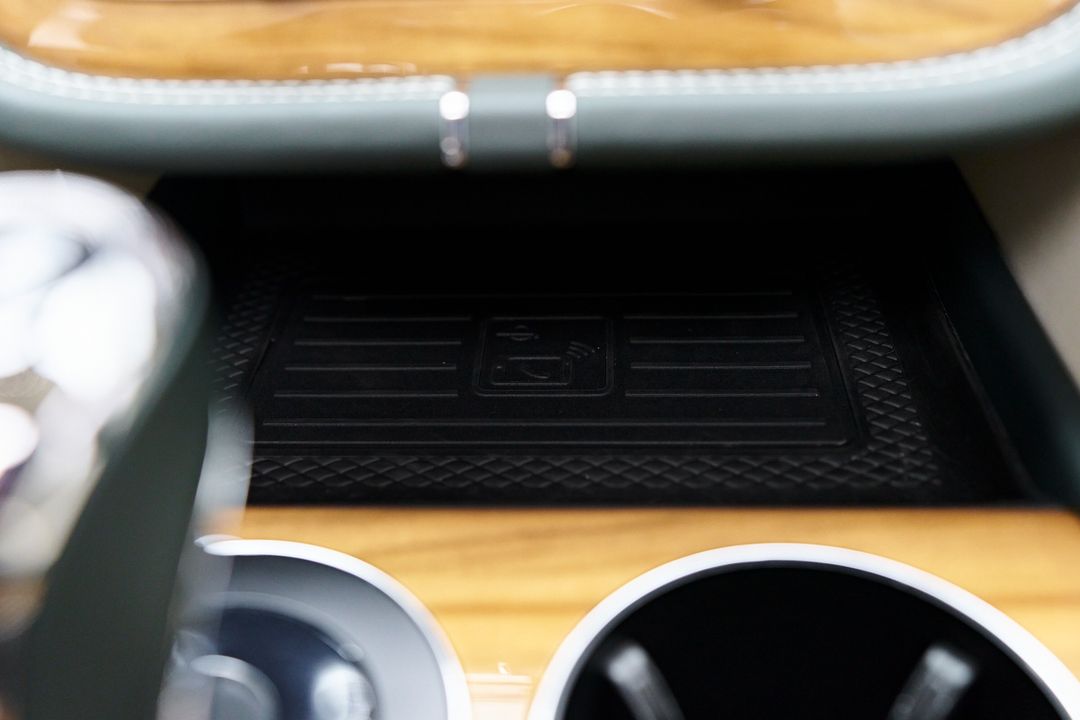 2023 Bentley Bentayga EWB