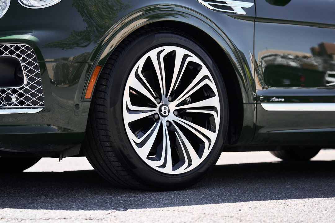 2023 Bentley Bentayga EWB
