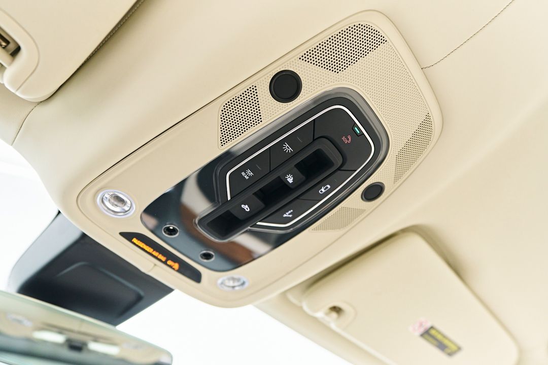 2023 Bentley Bentayga EWB
