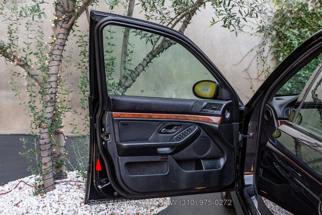 2000 BMW M5