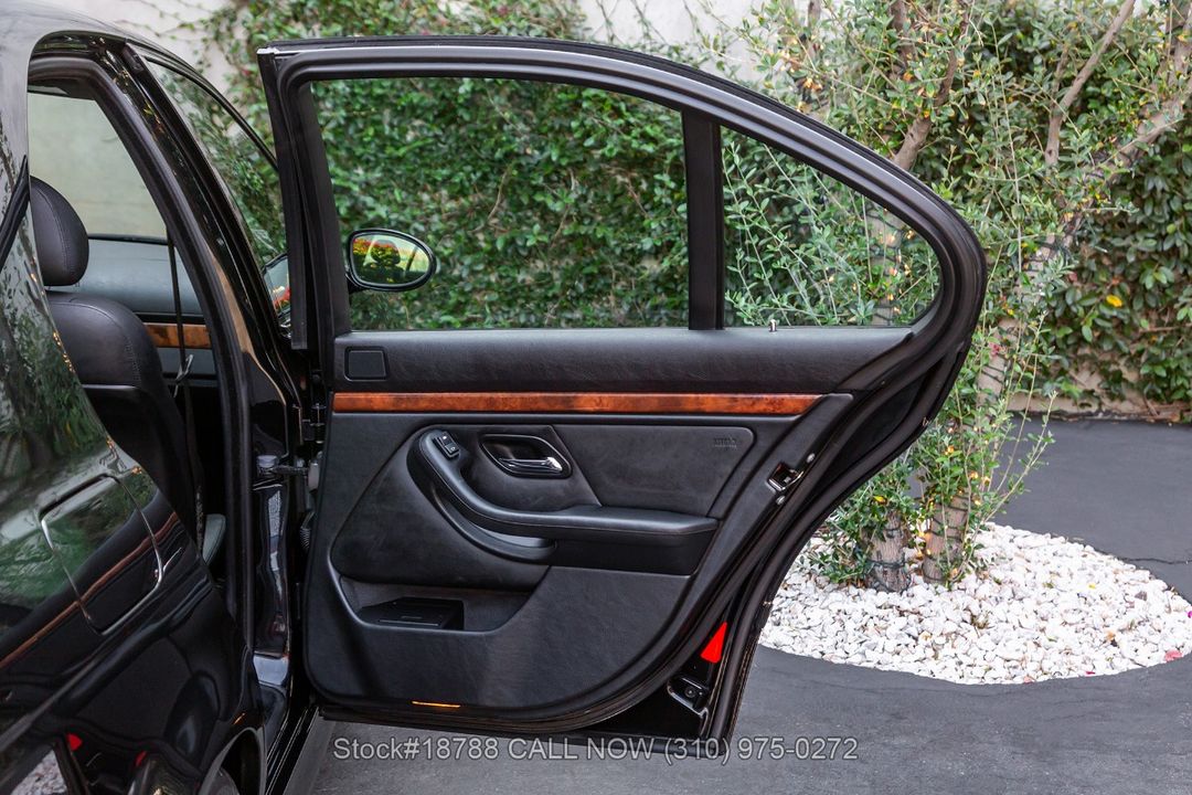 2000 BMW M5