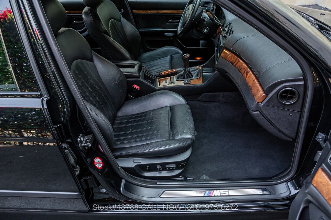 2000 BMW M5