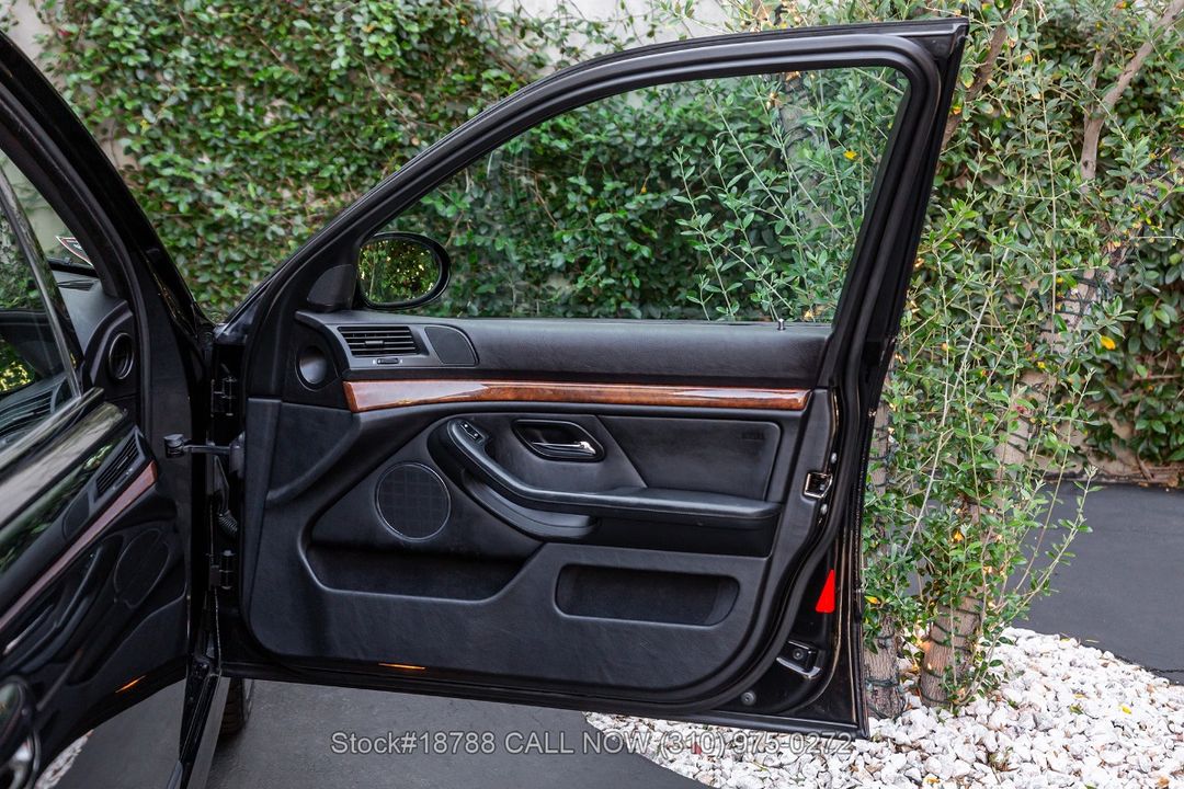 2000 BMW M5