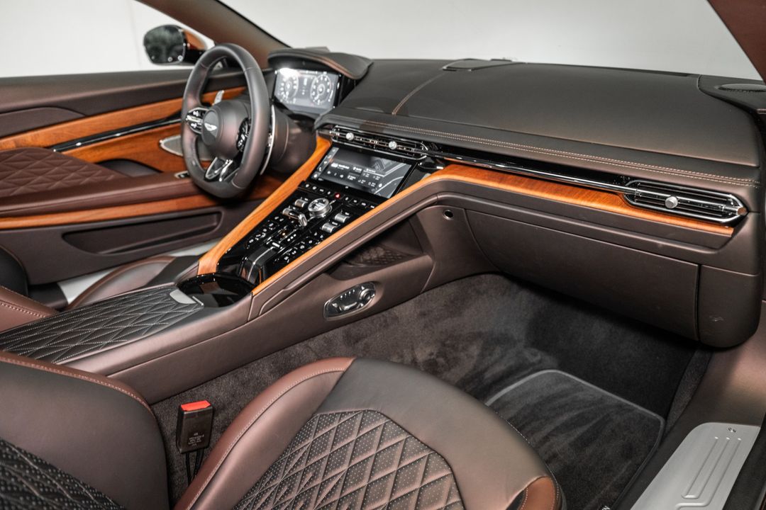 2025 Aston Martin DB12
