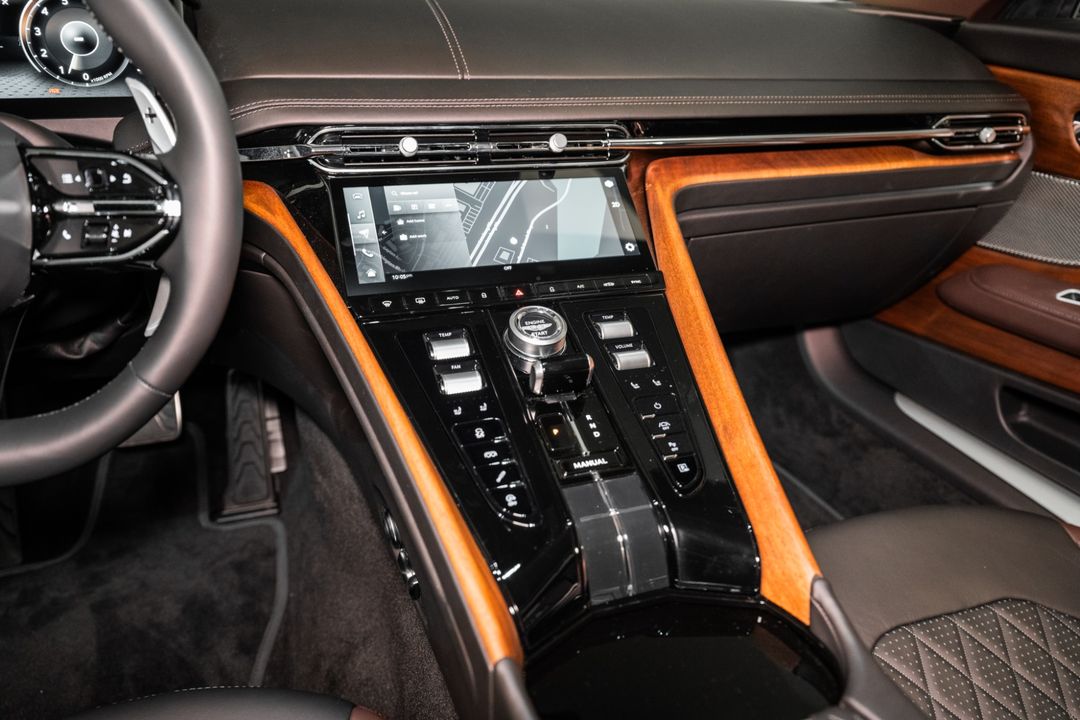 2025 Aston Martin DB12