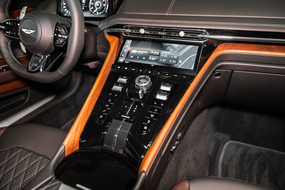 2025 Aston Martin DB12