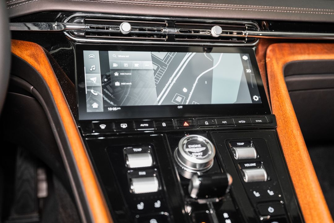 2025 Aston Martin DB12