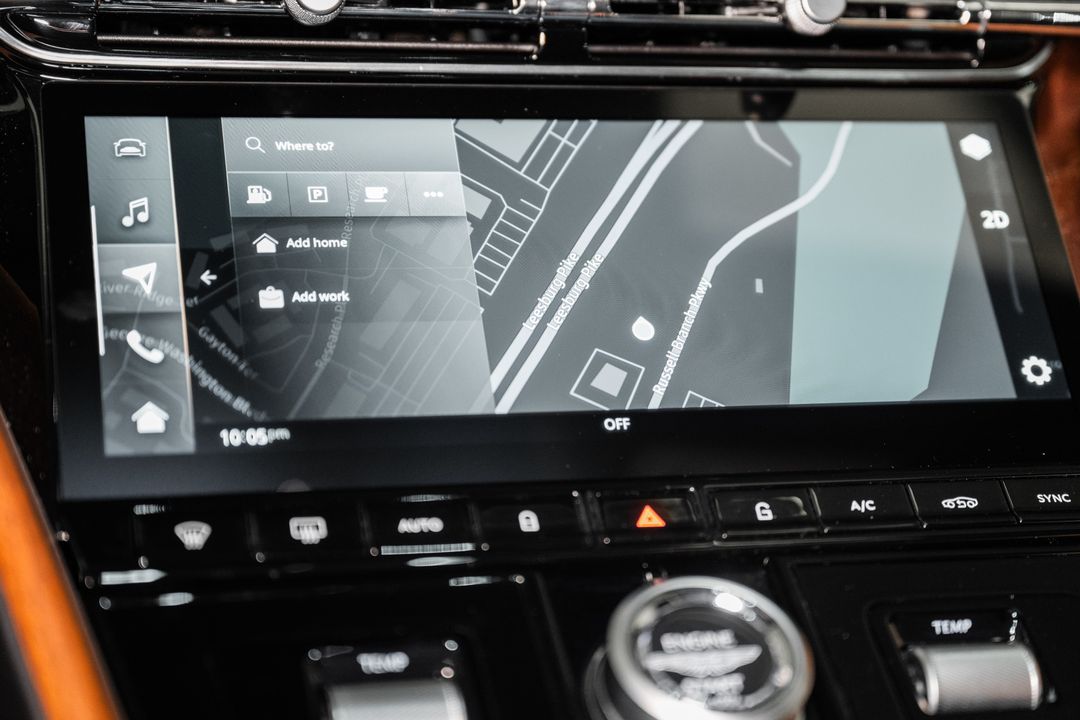 2025 Aston Martin DB12