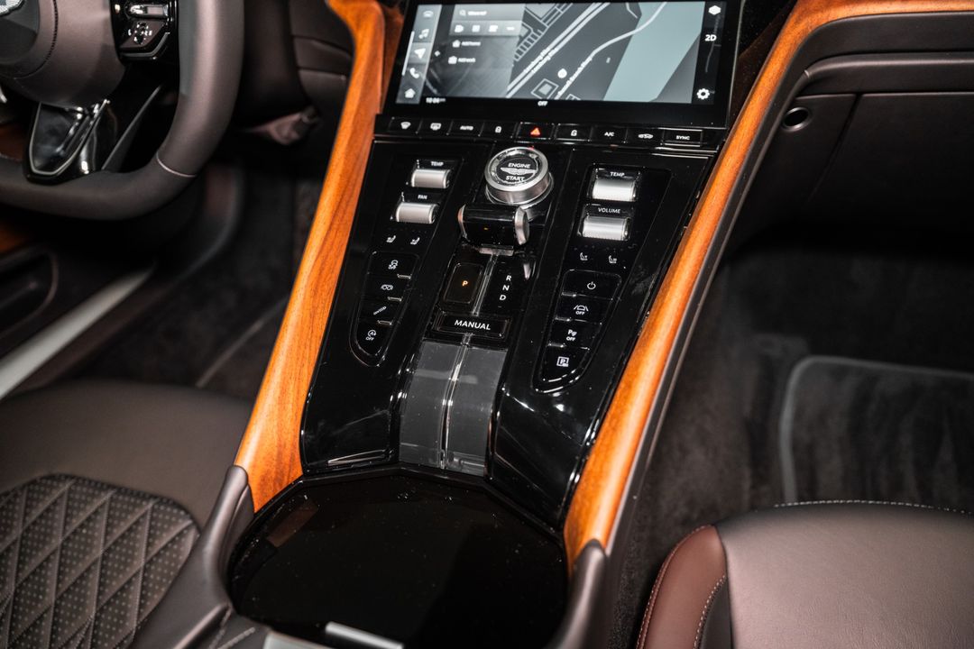 2025 Aston Martin DB12