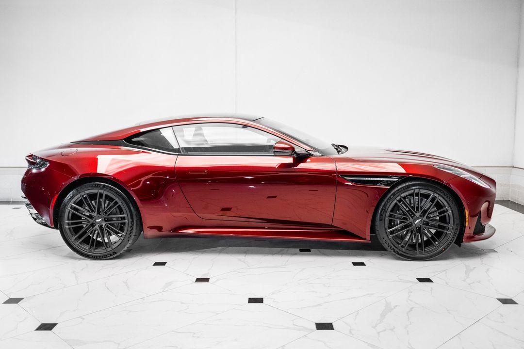 2025 Aston Martin DB12