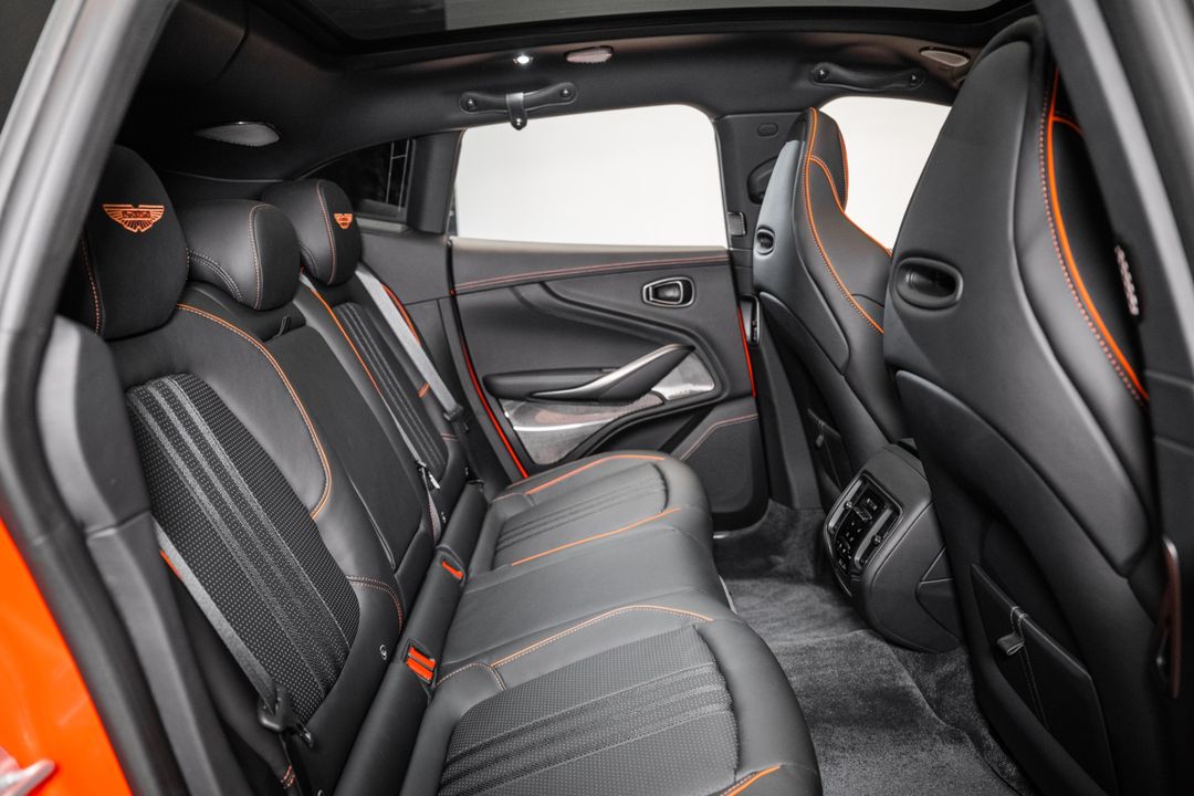 2025 Aston Martin DBX