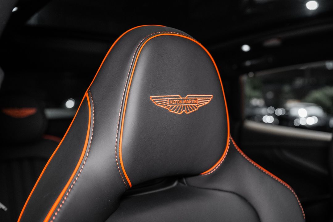2025 Aston Martin DBX