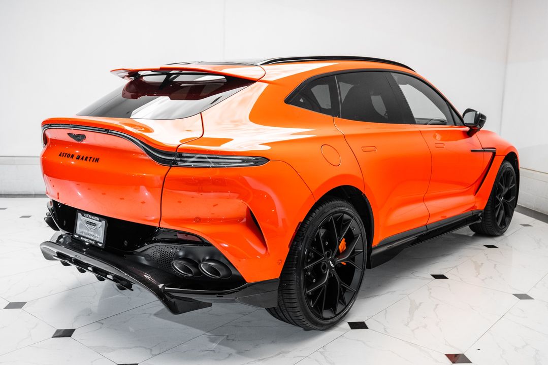 2025 Aston Martin DBX