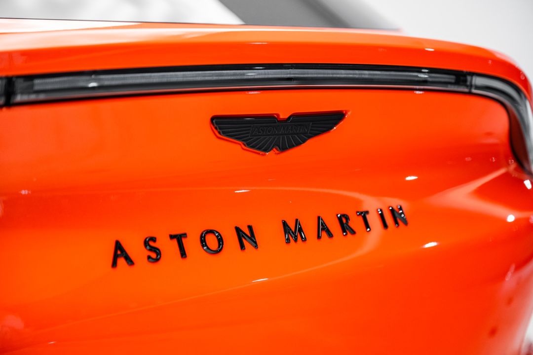 2025 Aston Martin DBX