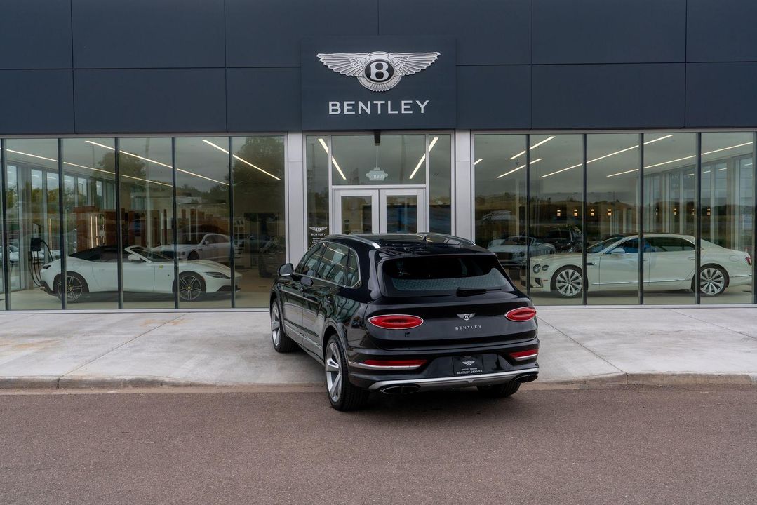 2023 Bentley Bentayga EWB