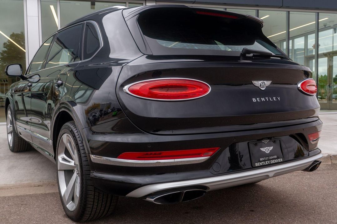 2023 Bentley Bentayga EWB