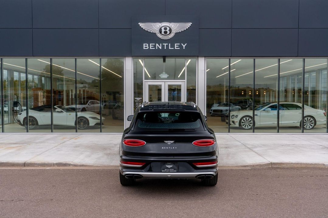 2023 Bentley Bentayga EWB