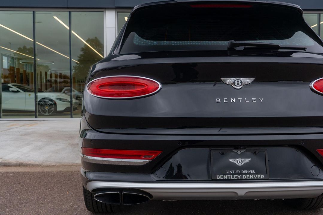 2023 Bentley Bentayga EWB