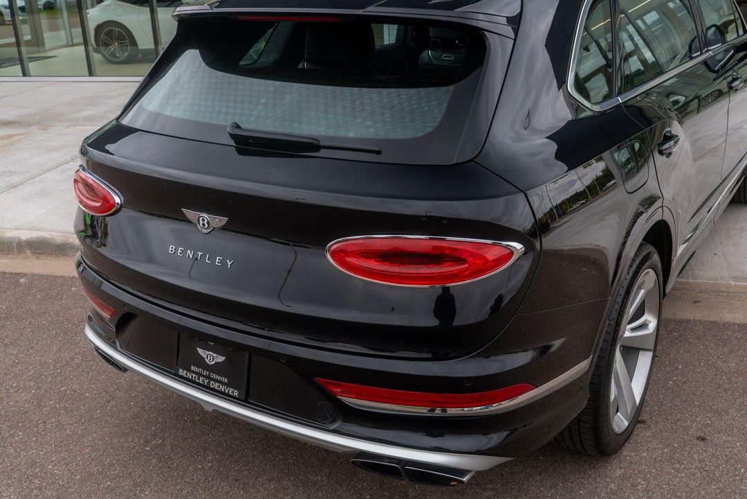2023 Bentley Bentayga EWB
