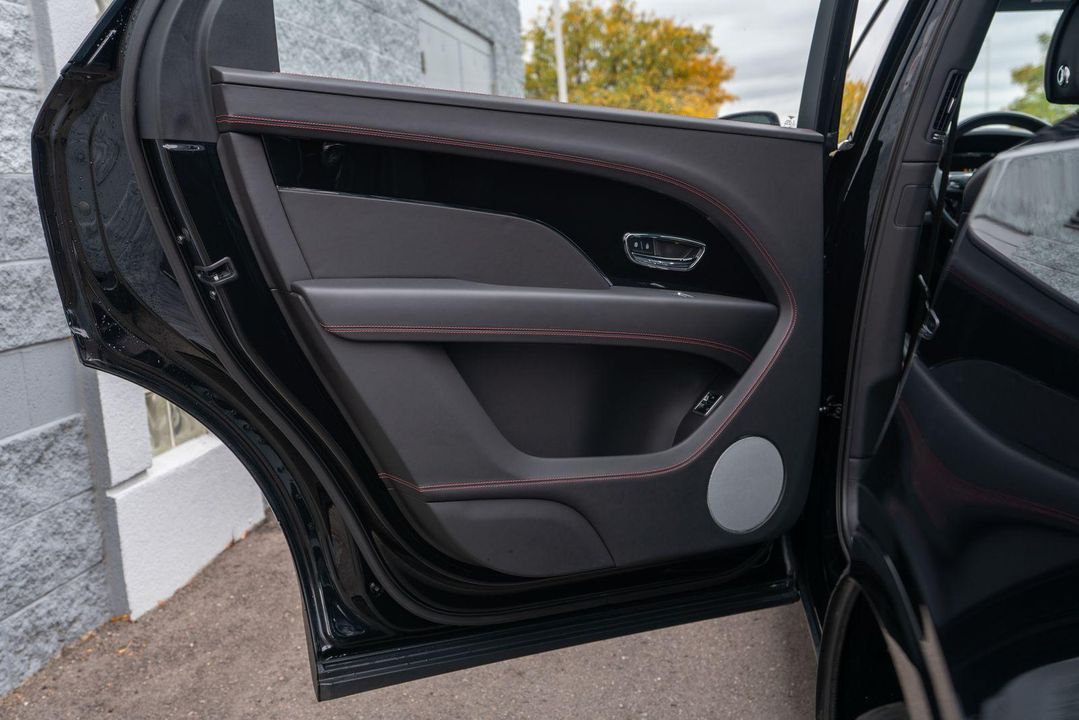 2023 Bentley Bentayga EWB
