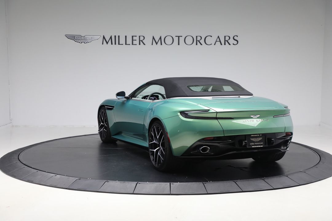 2025 Aston Martin DB12
