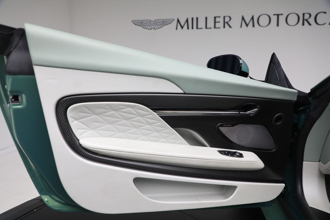 2025 Aston Martin DB12