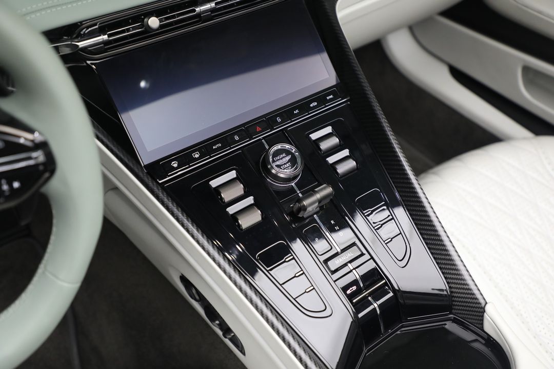 2025 Aston Martin DB12