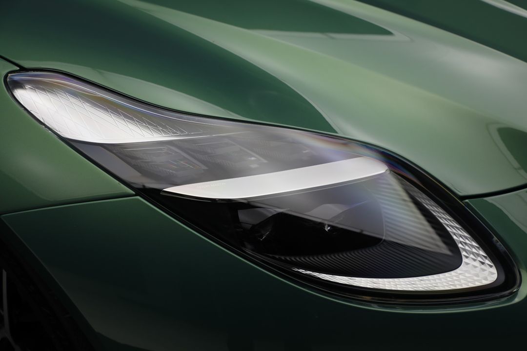 2025 Aston Martin DB12