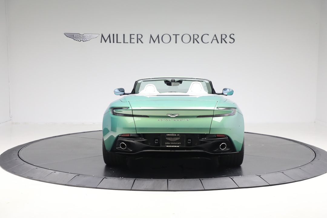 2025 Aston Martin DB12