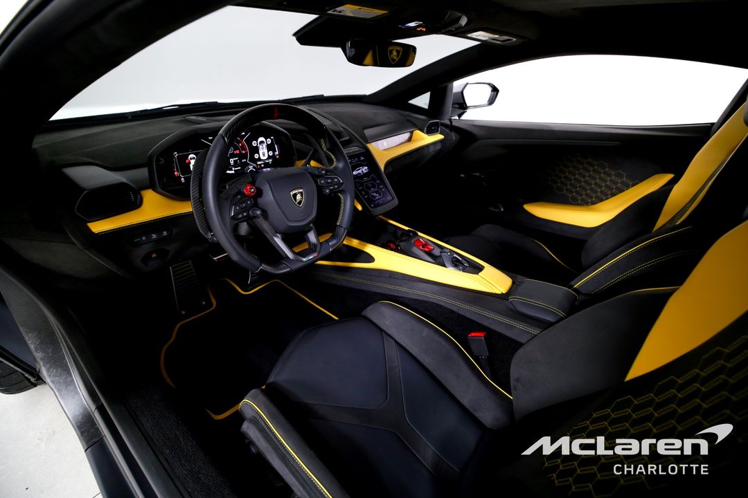 2024 Lamborghini Revuelto