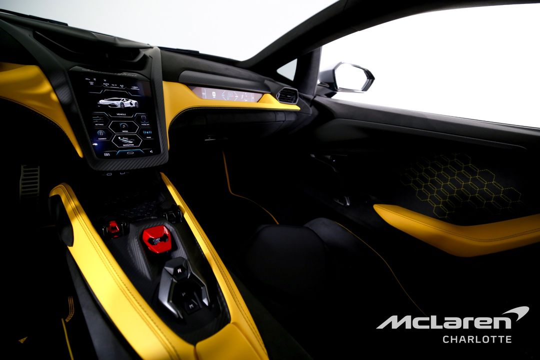 2024 Lamborghini Revuelto