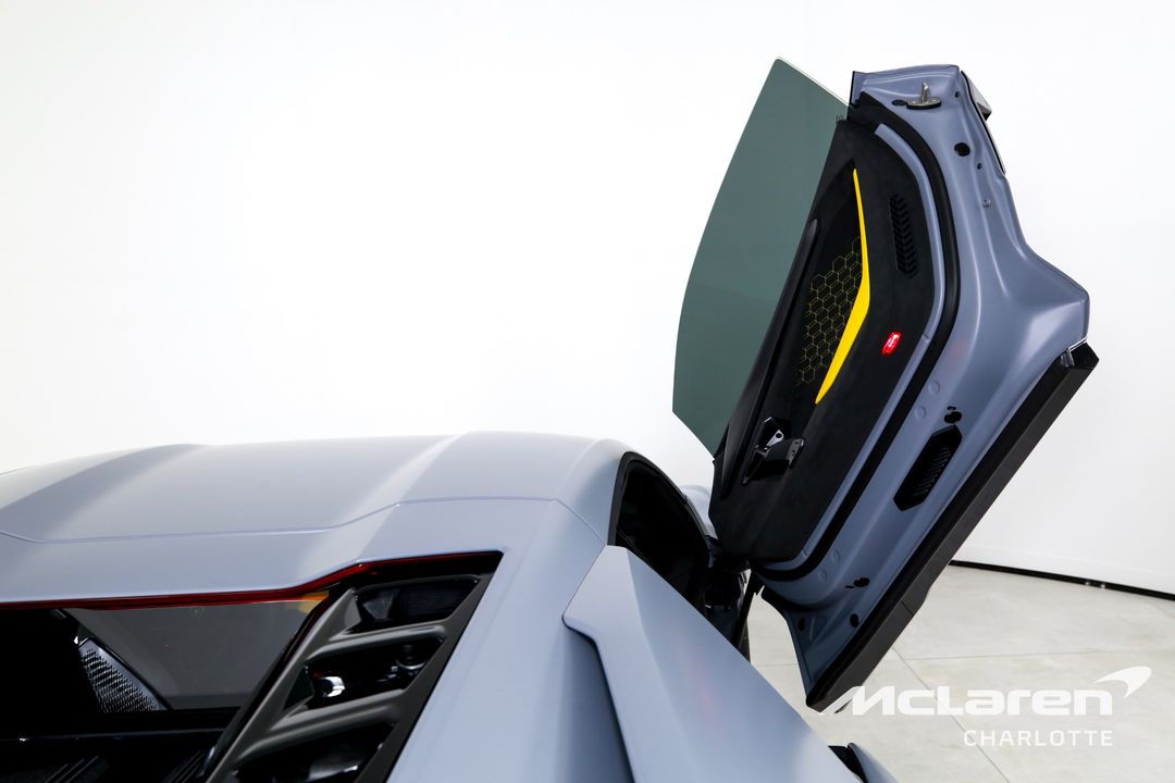2024 Lamborghini Revuelto