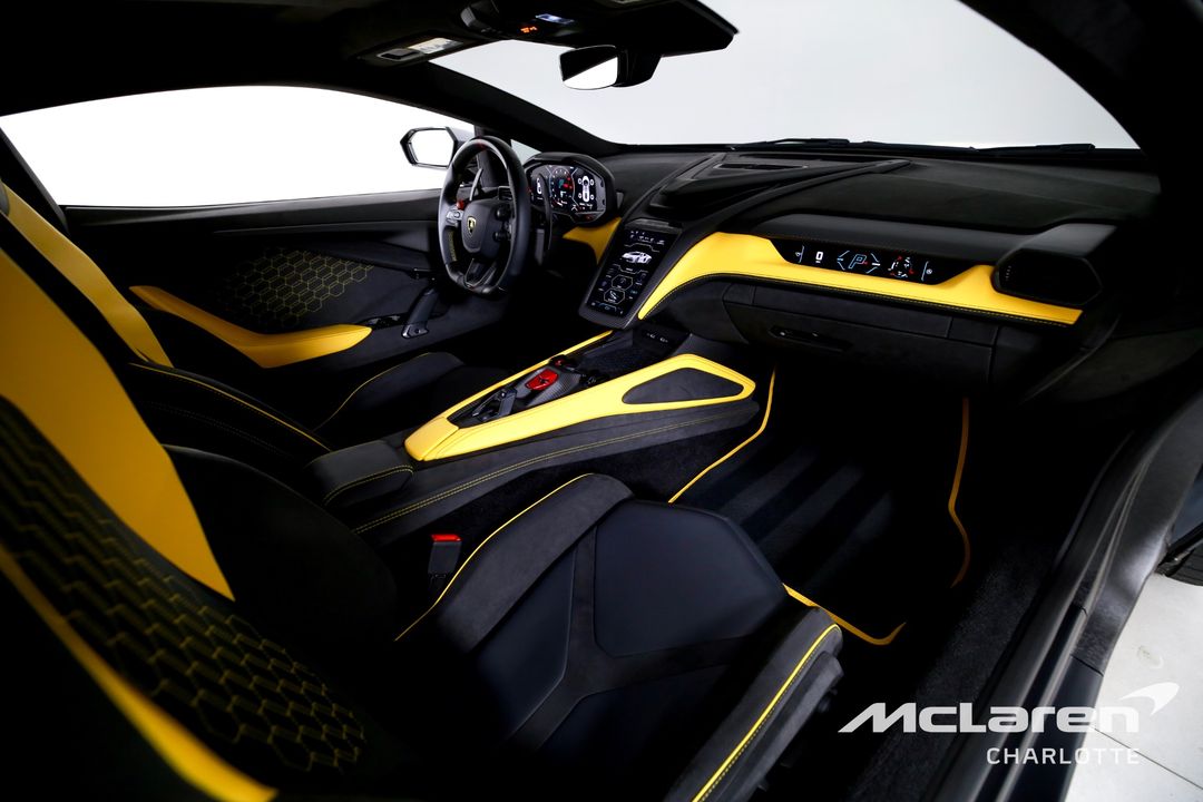 2024 Lamborghini Revuelto