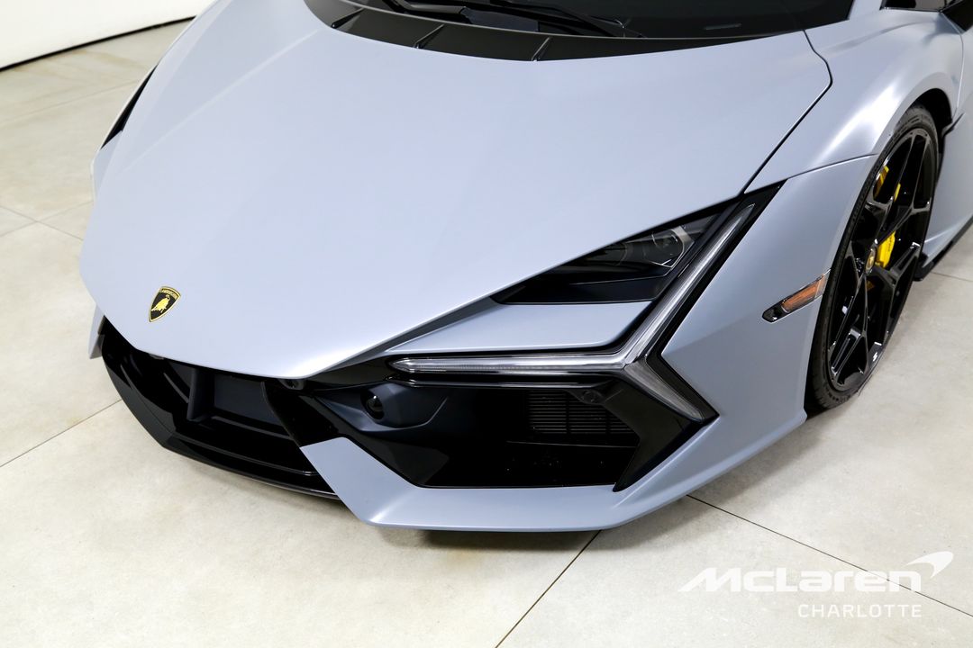 2024 Lamborghini Revuelto